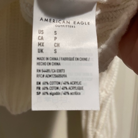 American Eagle Sweater. Size Small. NWT. Cream. Ribbed. Buttons. - Picture 3 of 5